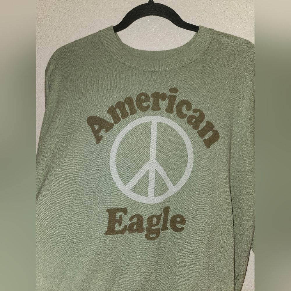 ☮️EUC American Eagle "AE☮️ Graphic Crewneck Sweatshirt" in "Dusty Sage" Medium☮️ - Picture 8 of 11